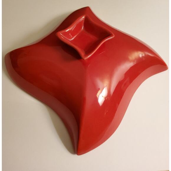 Sienna 1 Quart Pagoda Covered Red Porcelain Baker by Godinger - Picture 4 of 4